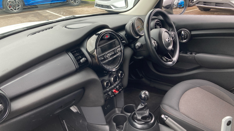 MINI Hatchback 1.5 Cooper 5dr Petrol Hatchback